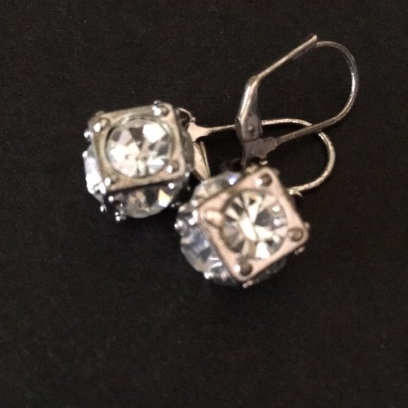 9 Sets of Fashion Earrings - Picture 2 of 12